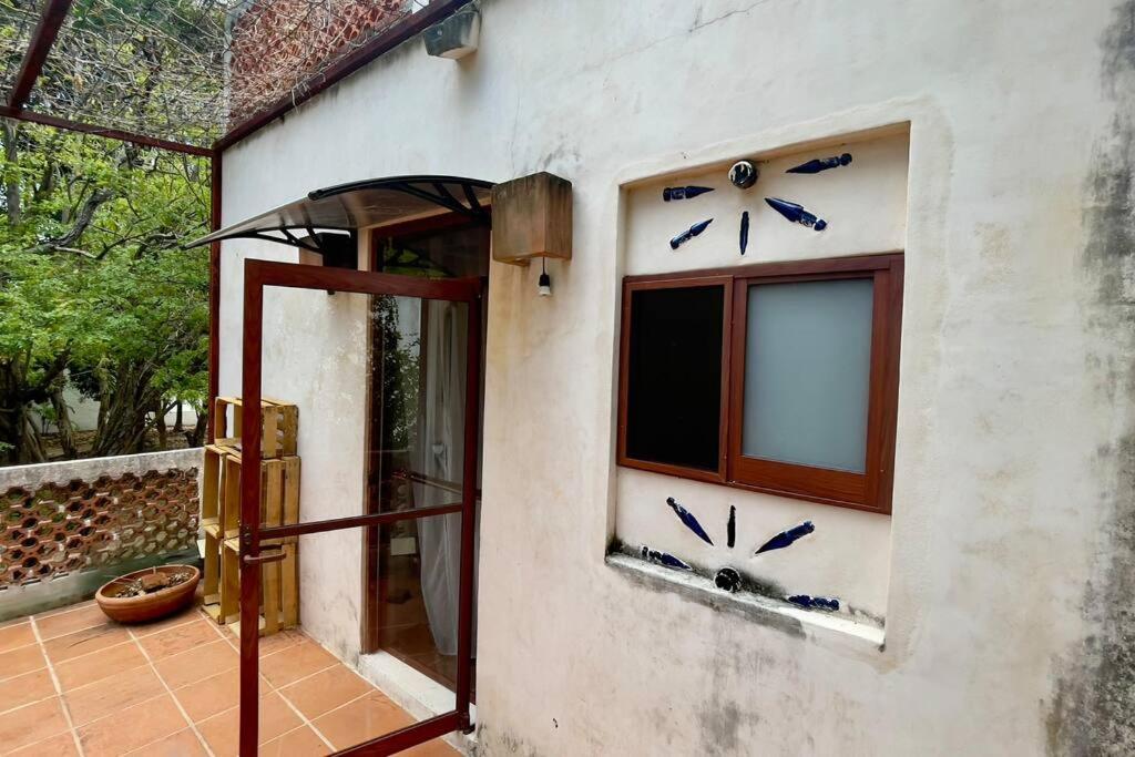 Сasa de vacaciones Breezy And Fresh House With Roof Just 25 Min Walk To Sea *